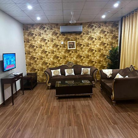 Luxury Apartment In Dha Phase 8, Near Allama Iqbal International Airport Lahore Eksteriør bilde
