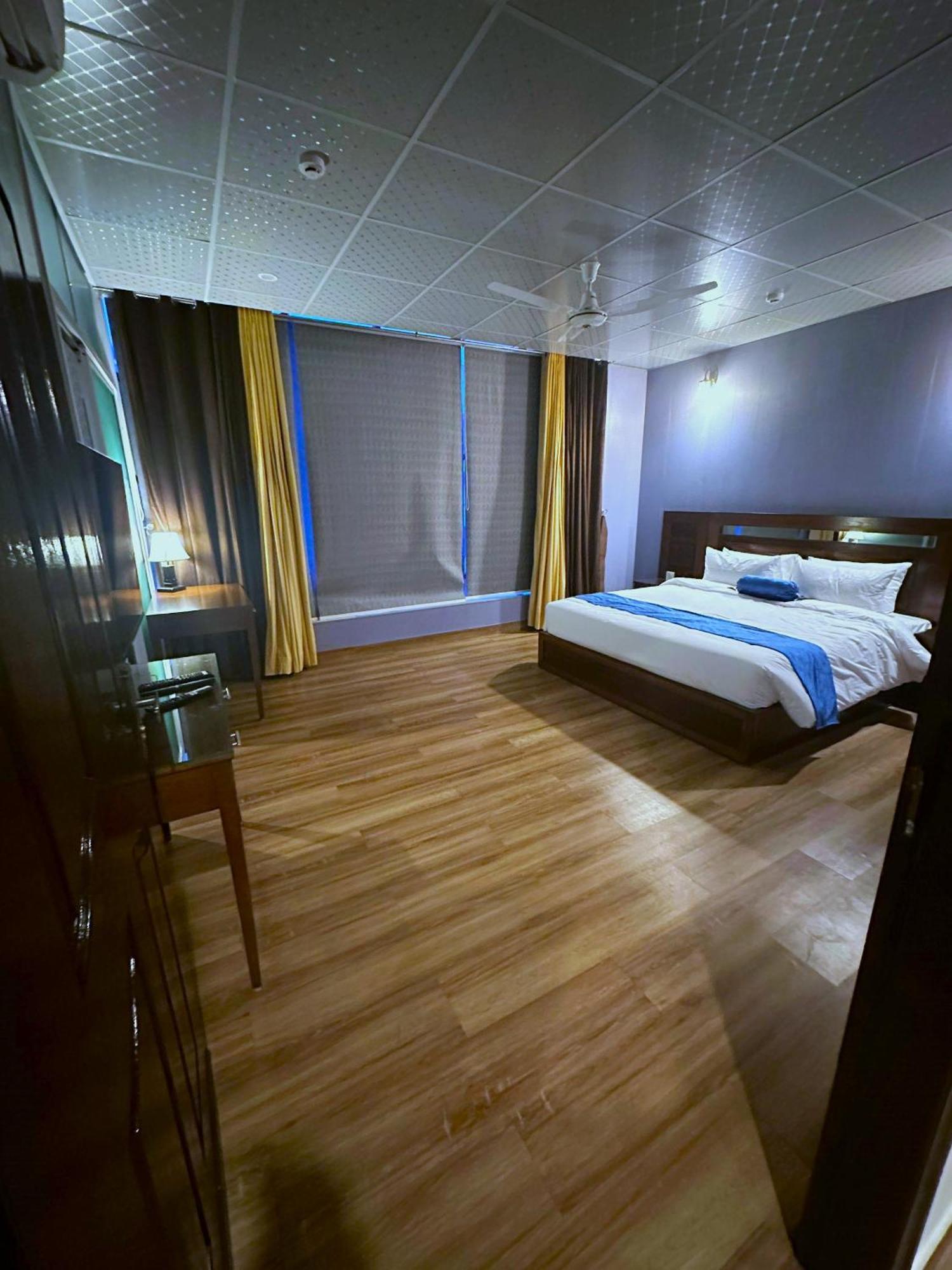 Luxury Apartment In Dha Phase 8, Near Allama Iqbal International Airport Lahore Eksteriør bilde