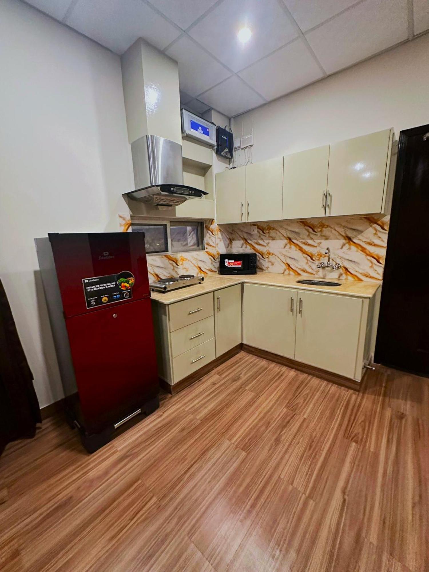 Luxury Apartment In Dha Phase 8, Near Allama Iqbal International Airport Lahore Eksteriør bilde