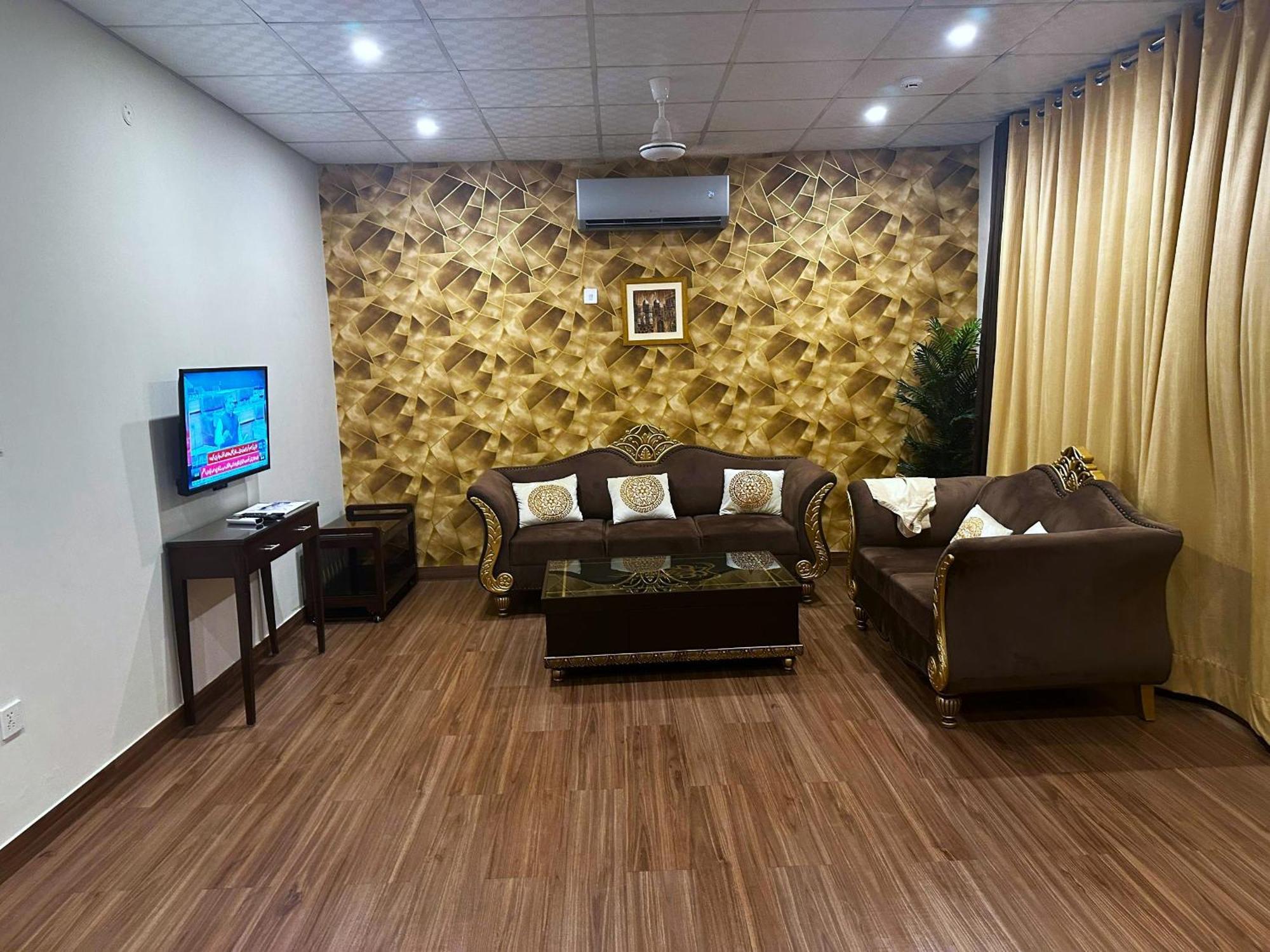 Luxury Apartment In Dha Phase 8, Near Allama Iqbal International Airport Lahore Eksteriør bilde