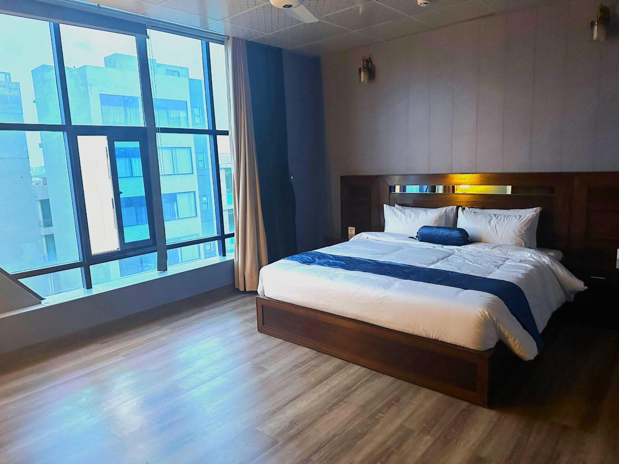 Luxury Apartment In Dha Phase 8, Near Allama Iqbal International Airport Lahore Eksteriør bilde